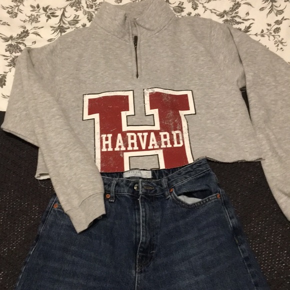 Cropped Sweater - Picture 6 of 6